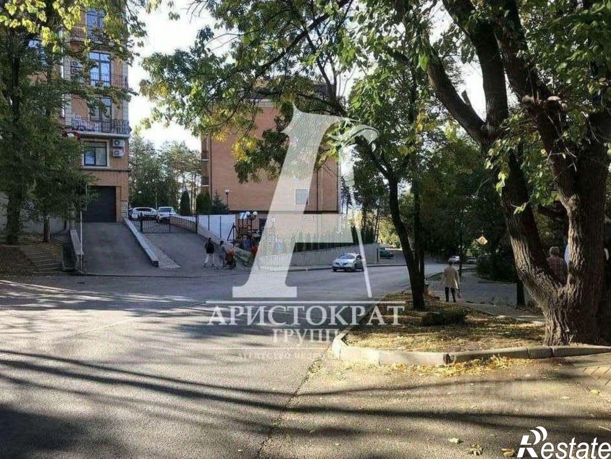 Купить помещение свободного назначения за 48 500 200 рублей на улица 40 лет Октября, 26