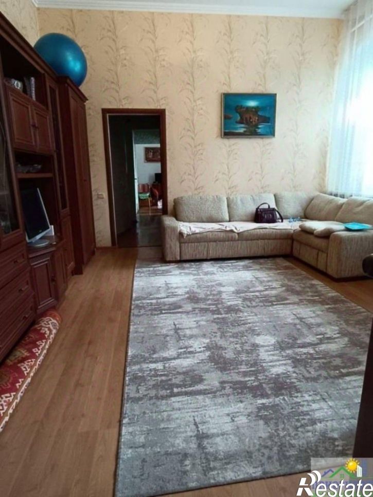 3-комн квартира улица Профинтерна, 23,  д. 23