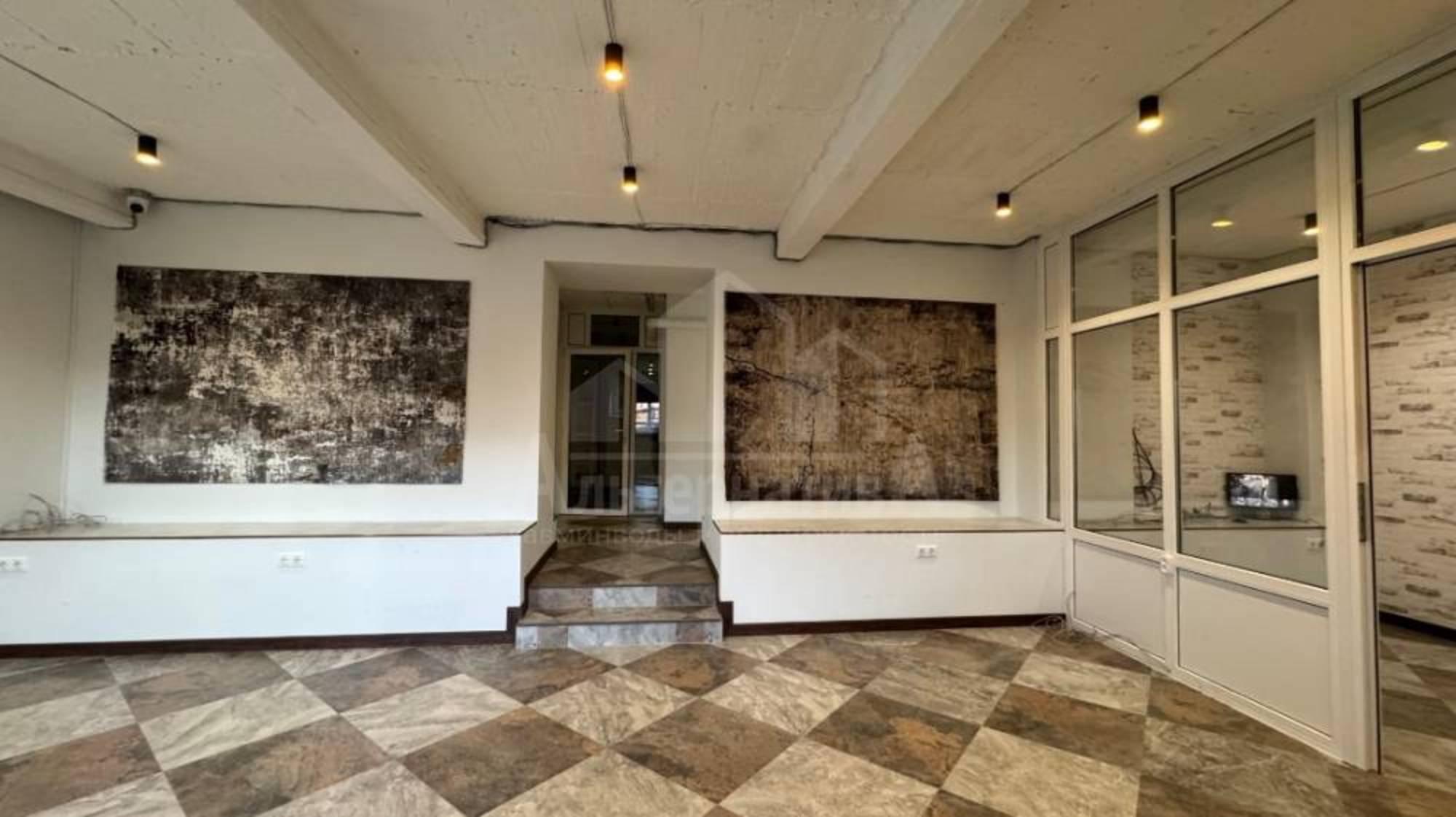 Купить помещение свободного назначения за 11 500 000 рублей на Ермолова ул.