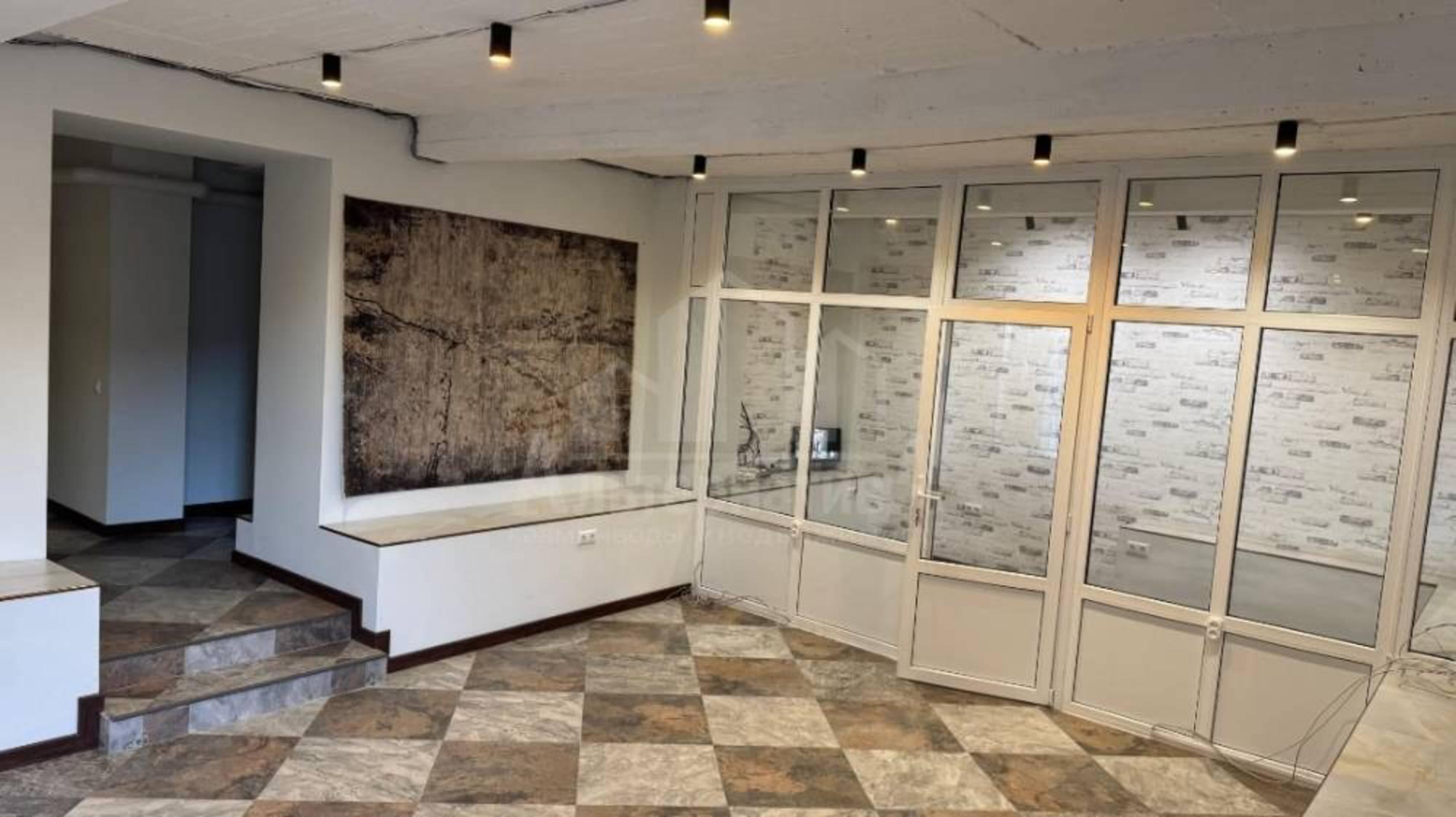 Купить помещение свободного назначения за 11 500 000 рублей на Ермолова ул.