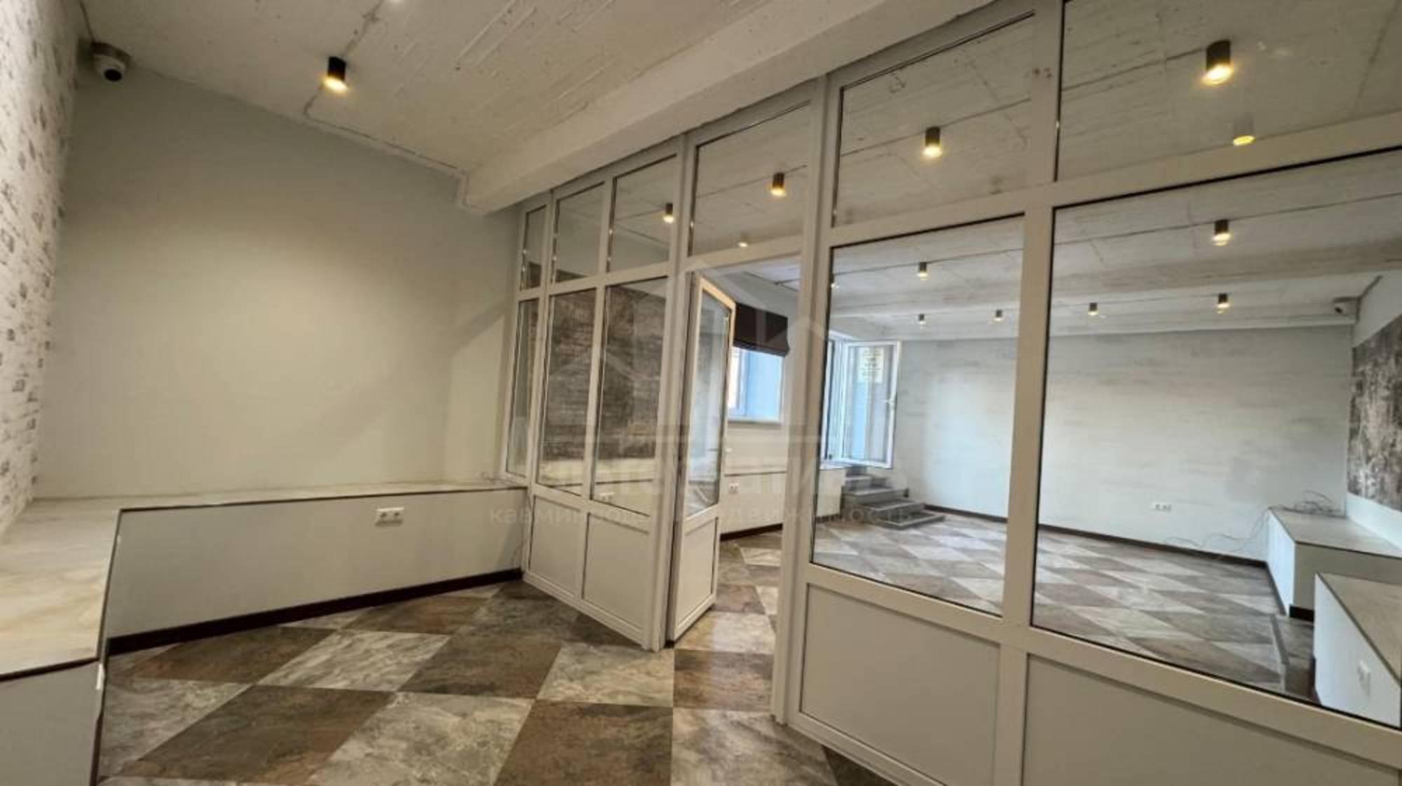 Купить помещение свободного назначения за 11 500 000 рублей на Ермолова ул.