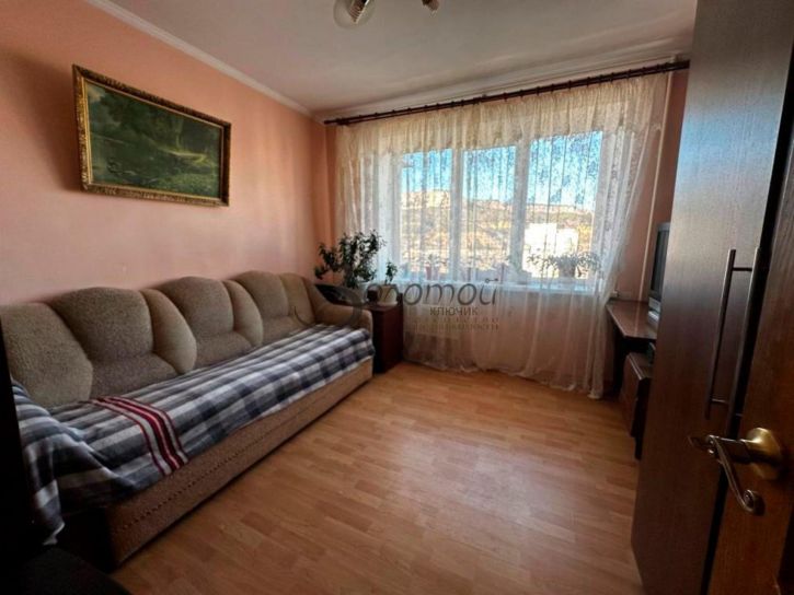 3-комн квартира Победы пр-кт, 124