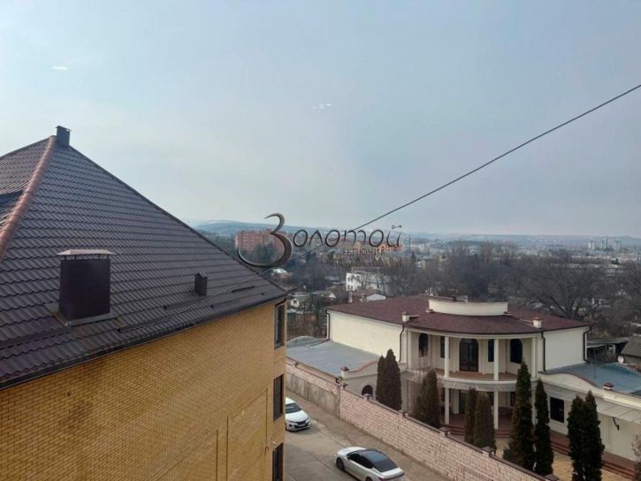 3-комн квартира Революции ул, 44