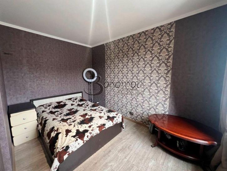 3-комн квартира Революции ул, 44