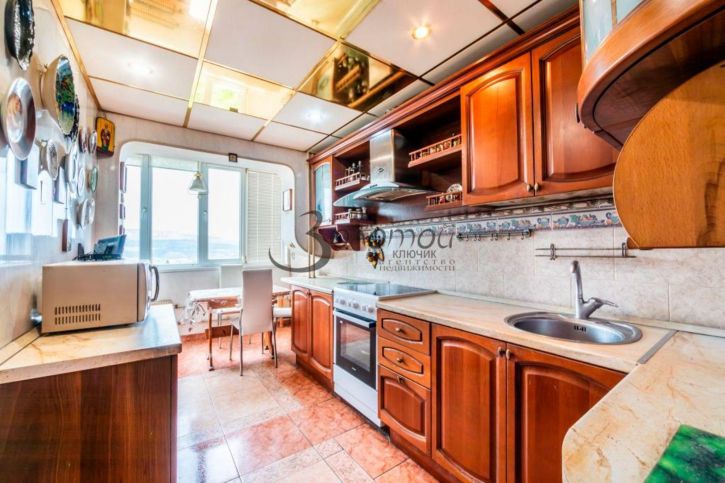 3-комн квартира Островского ул, 17