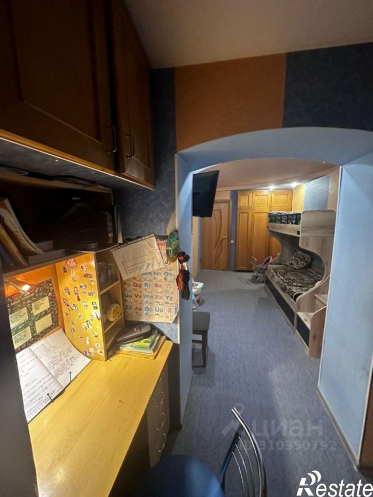 2-комн квартира улица 40 лет Октября, 4,  д. 4