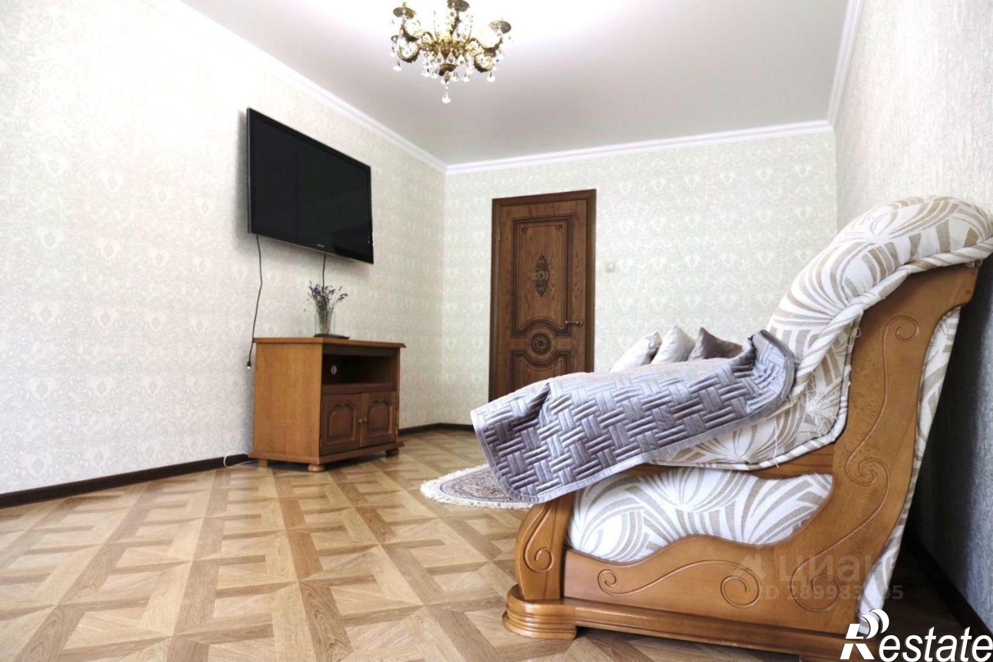 Сдать квартиру за 70 000 рублей на улица Островского, 36