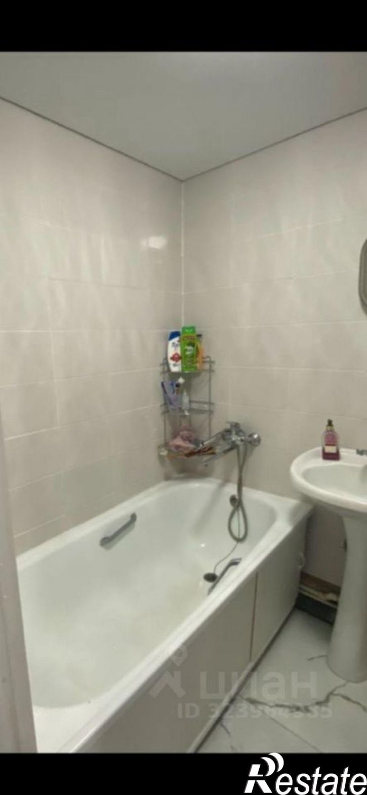 3-комн квартира ул Катыхина, 92,  д. 92