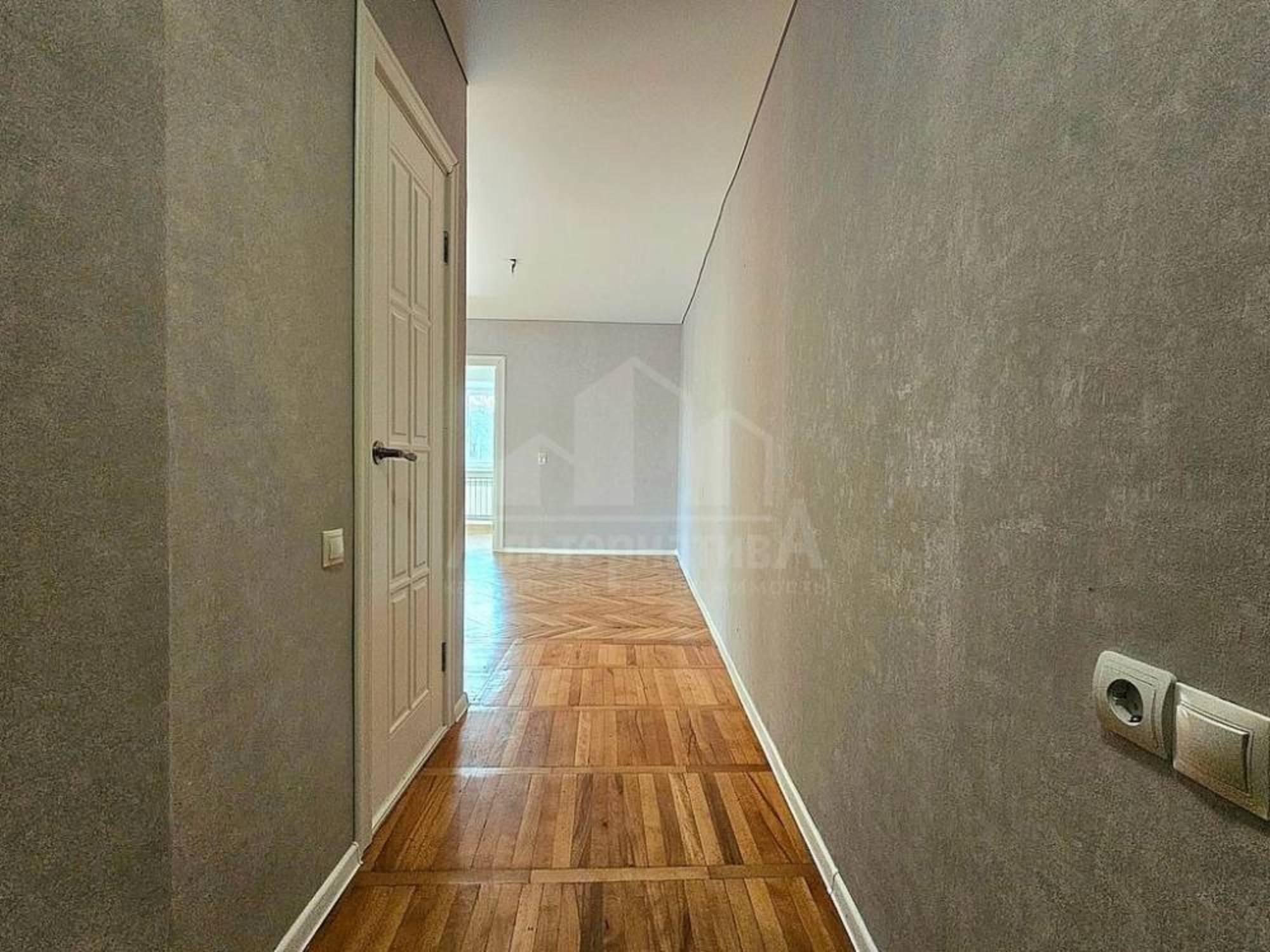 Купить квартиру за 8 300 000 рублей на Кутузова ул.