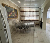 2-комн, 77кв м, этаж 2/5 Набережная улица, 77