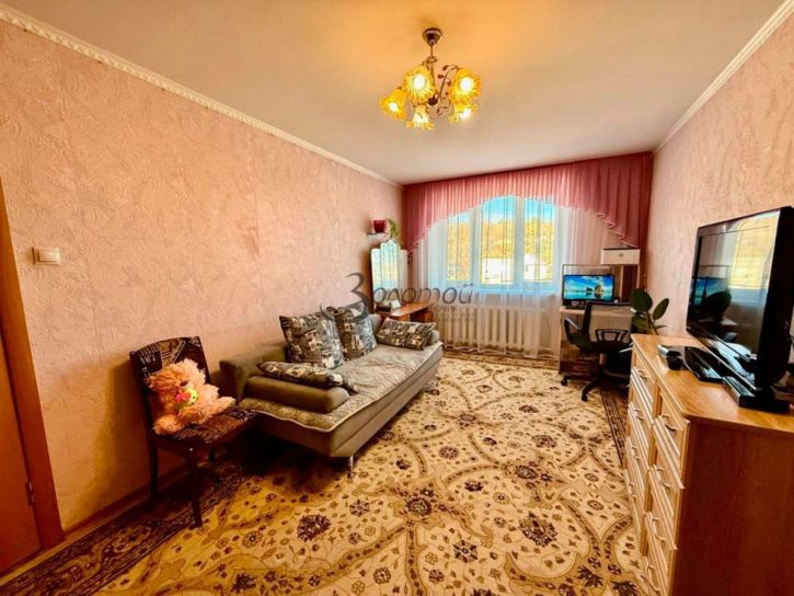 3-комн квартира Островского ул, 36