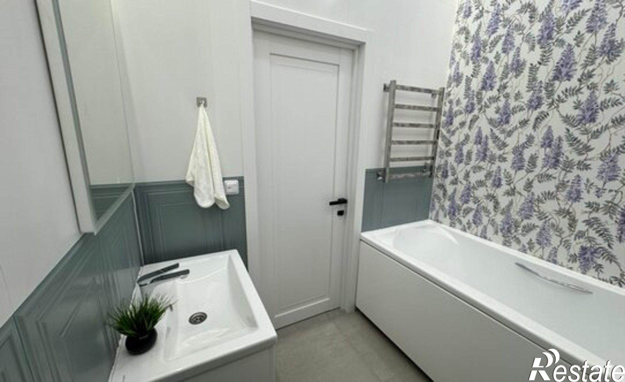 Купить квартиру за 23 000 000 рублей на ул Ленинградская, 77