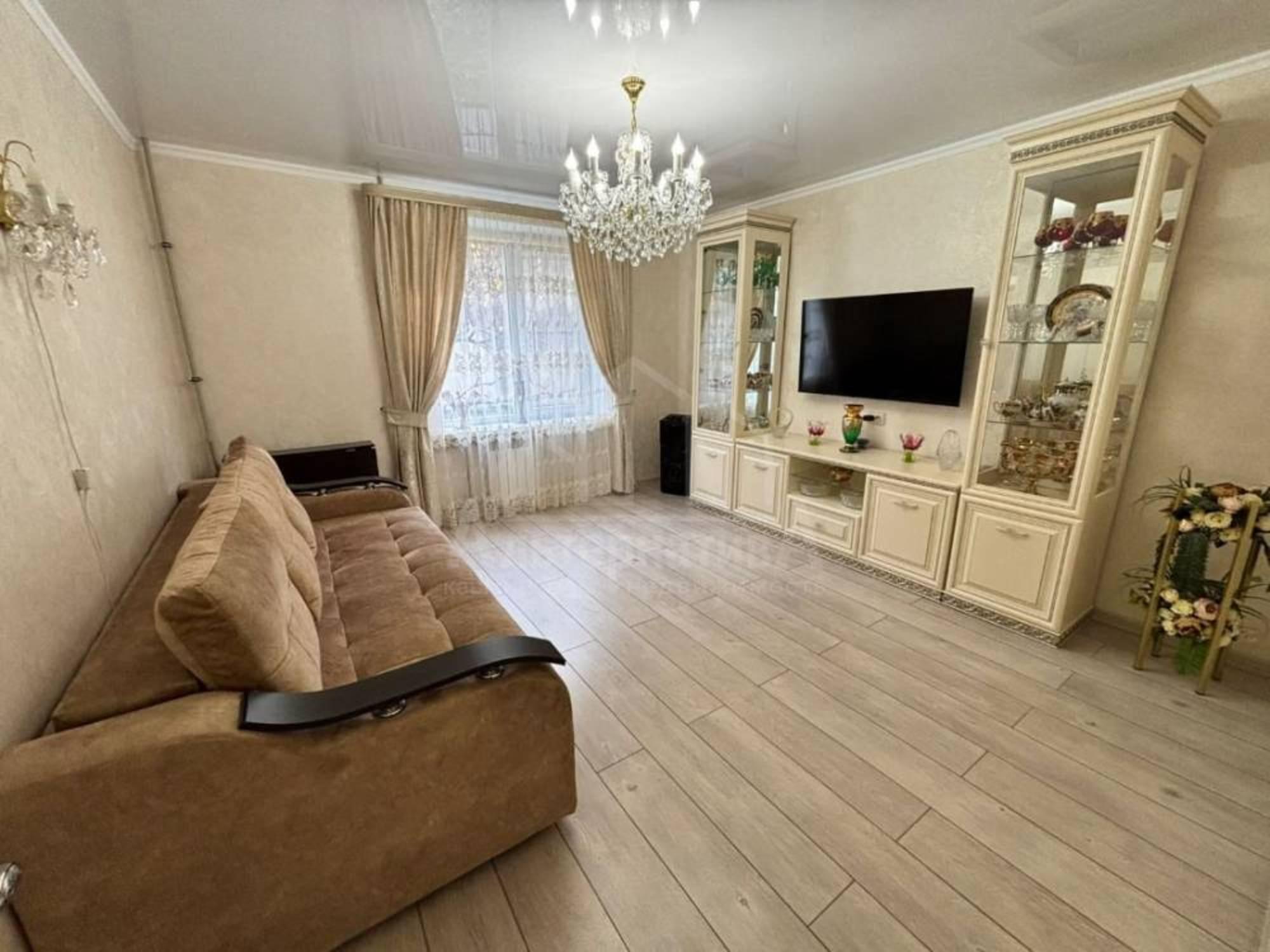 Купить квартиру за 12 500 000 рублей на Зеркальный пер.