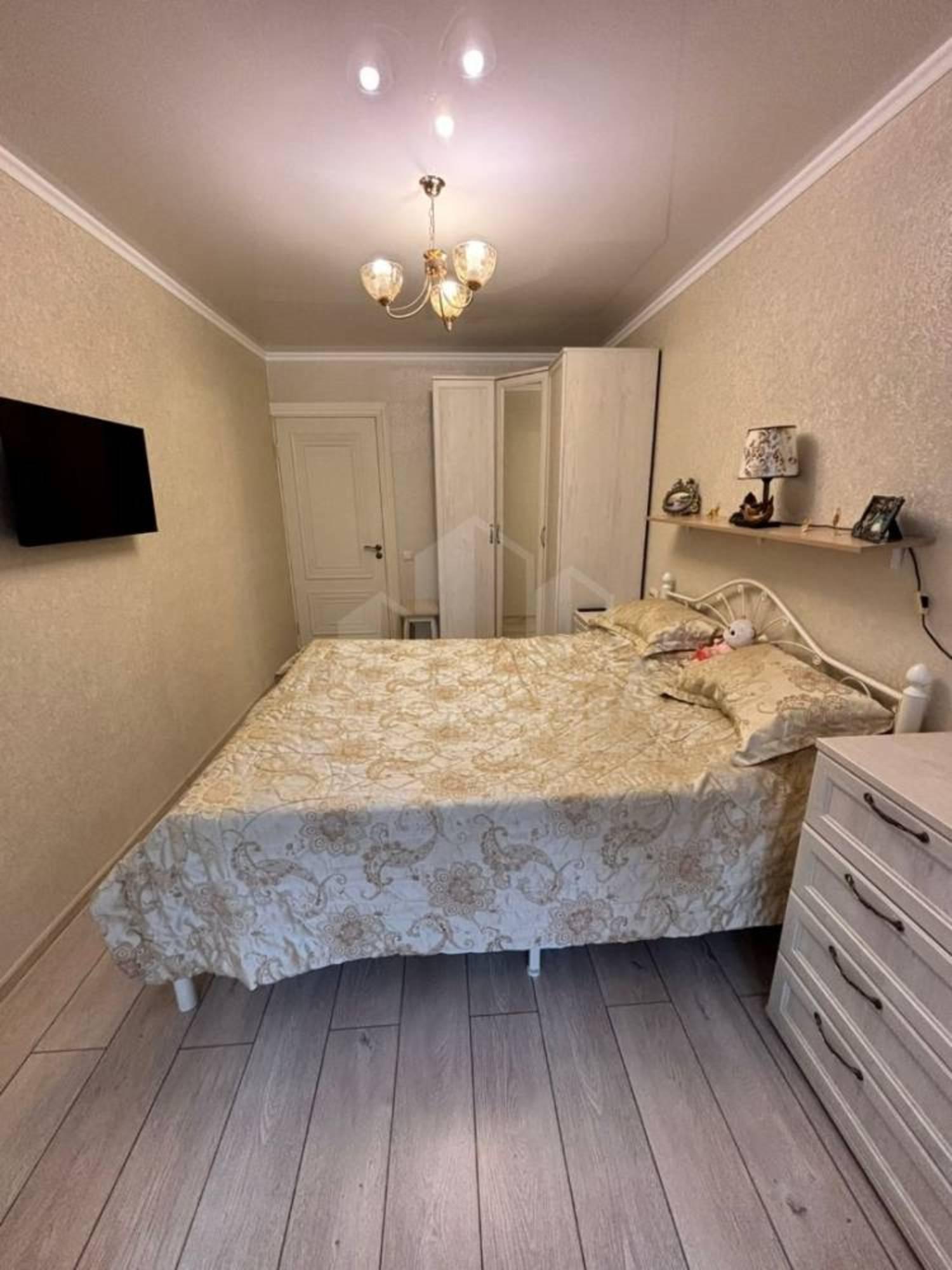 Купить квартиру за 12 500 000 рублей на Зеркальный пер.