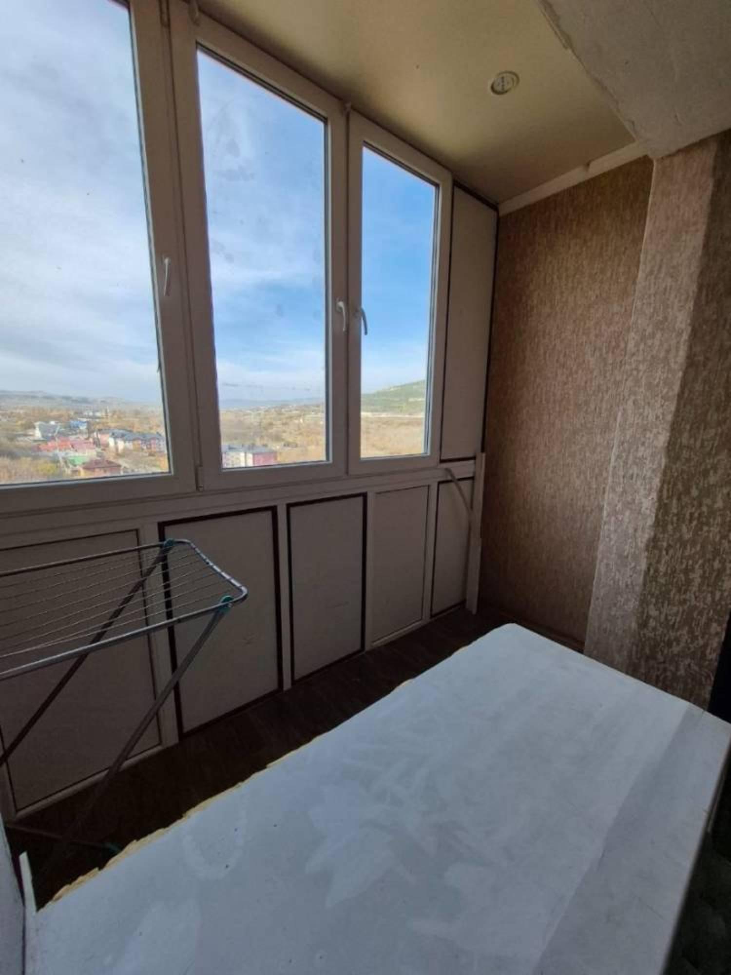 Купить квартиру за 3 050 000 рублей на Челюскинцев ул.