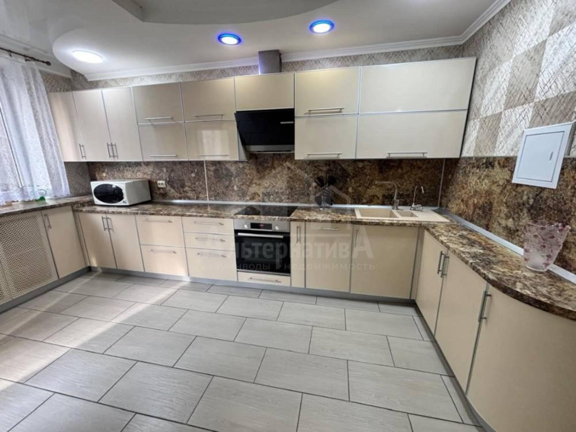 Купить квартиру за 15 000 000 рублей на Набережная ул.