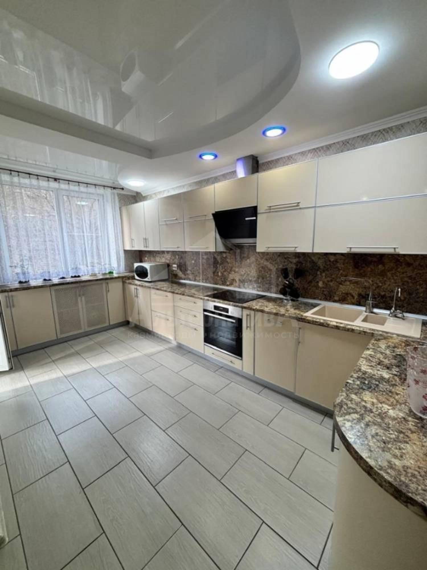 Купить квартиру за 15 000 000 рублей на Набережная ул.