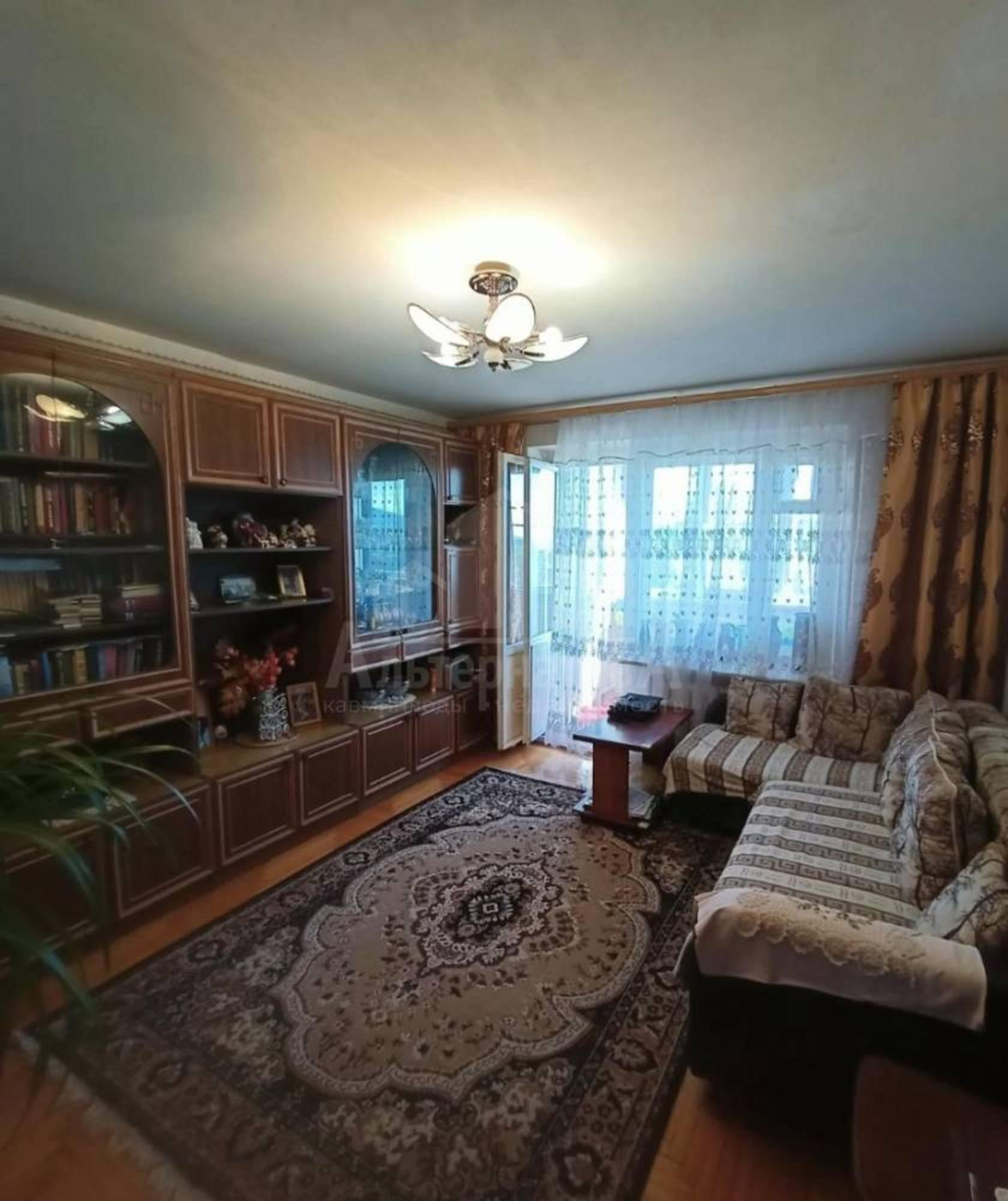 Купить квартиру за 10 000 000 рублей на Ленинградская ул.