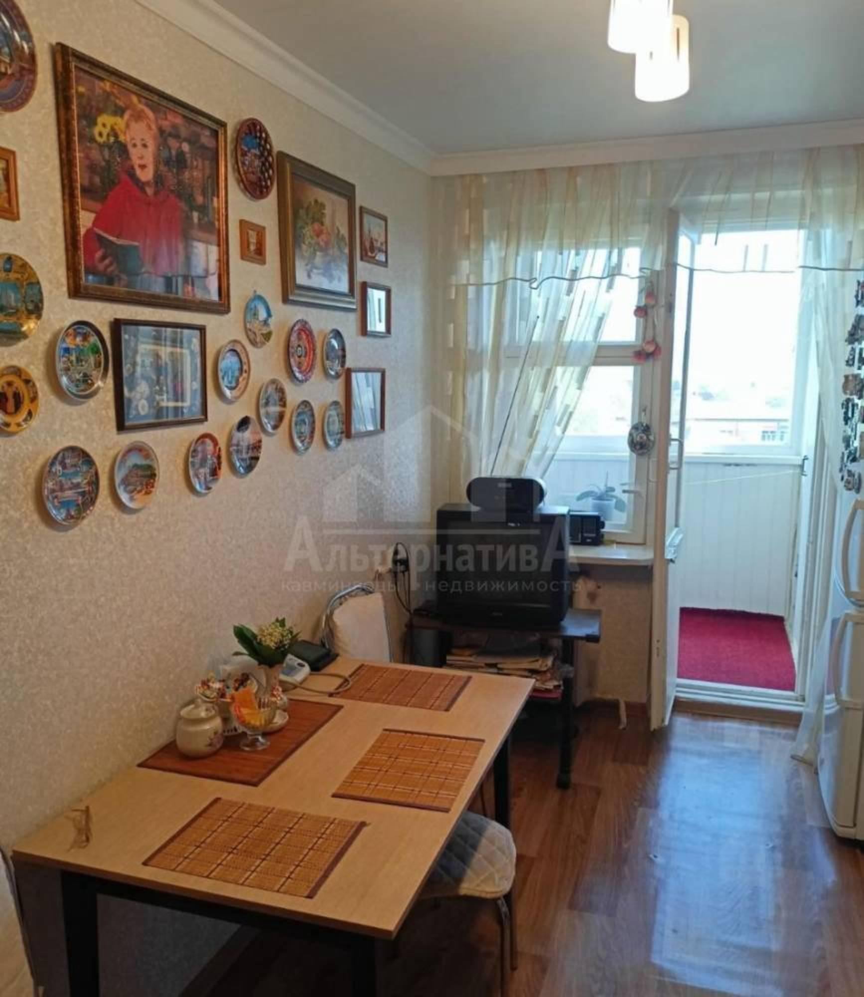 Купить квартиру за 10 000 000 рублей на Ленинградская ул.