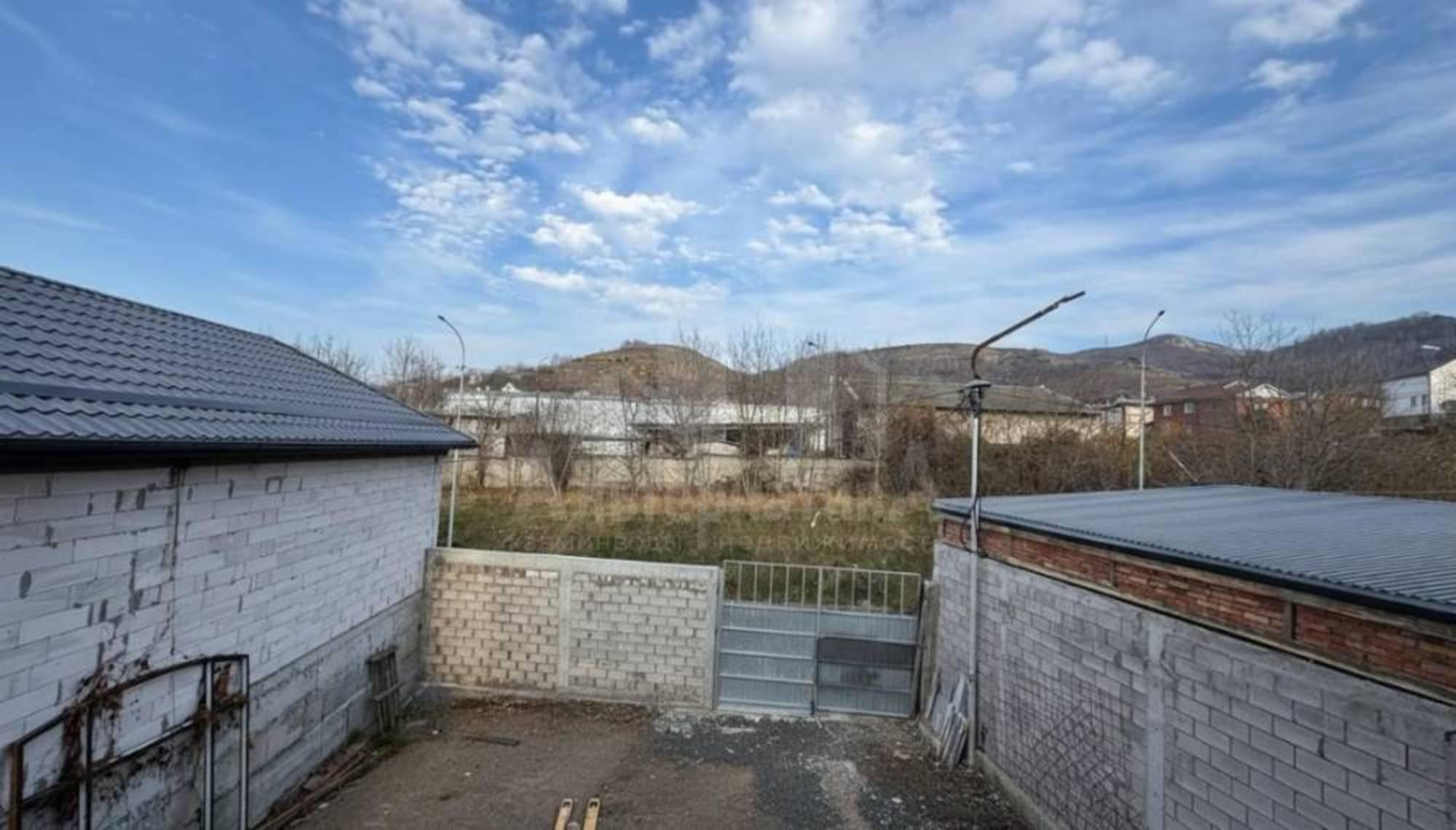 Купить дачу, дом, коттедж за 21 000 000 рублей на Чапаева ул.