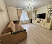 2-комн, 56кв м, этаж 1/5 Зеркальный пер.