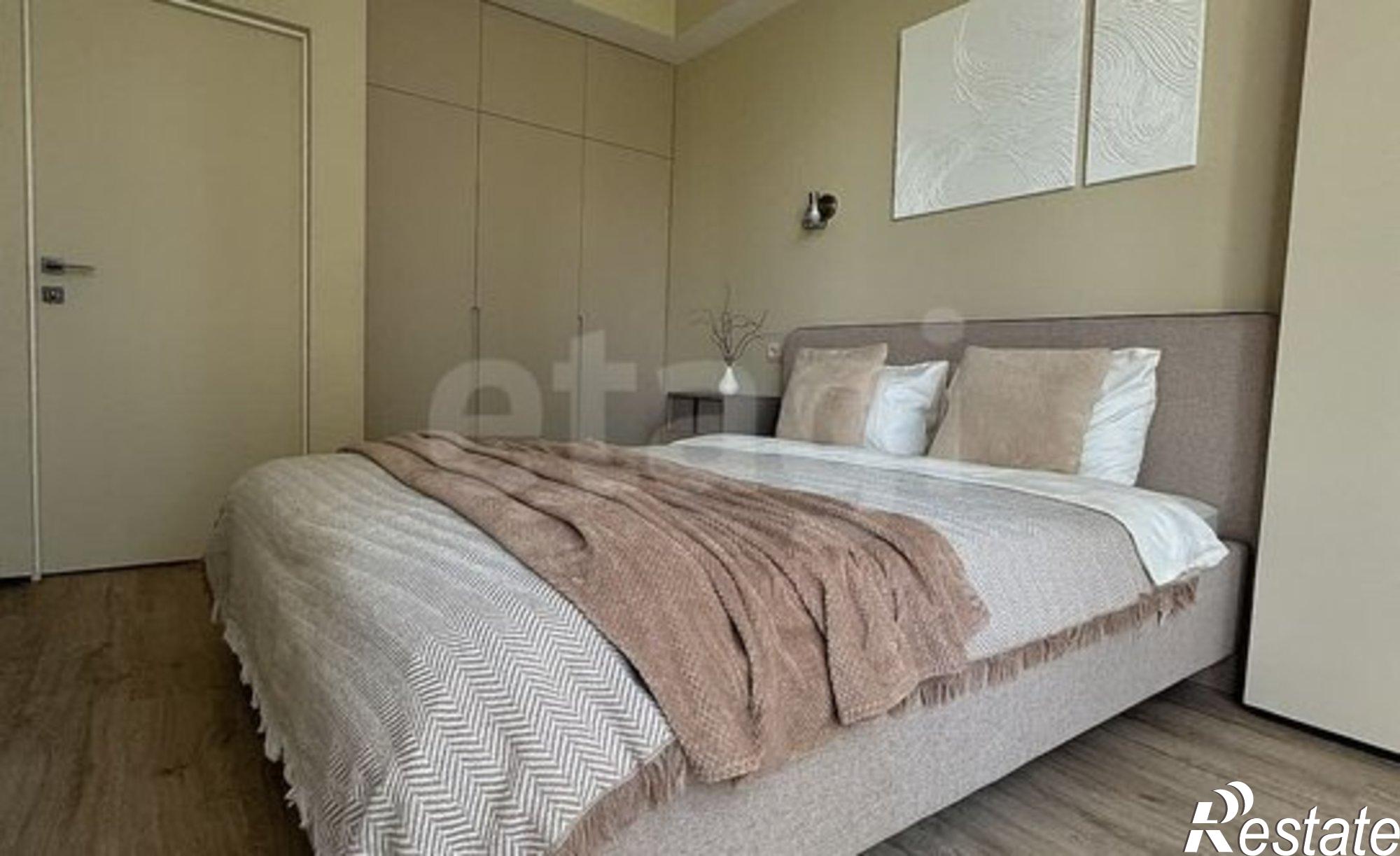 Купить квартиру за 30 000 000 рублей на улица 40 лет Октября, 27