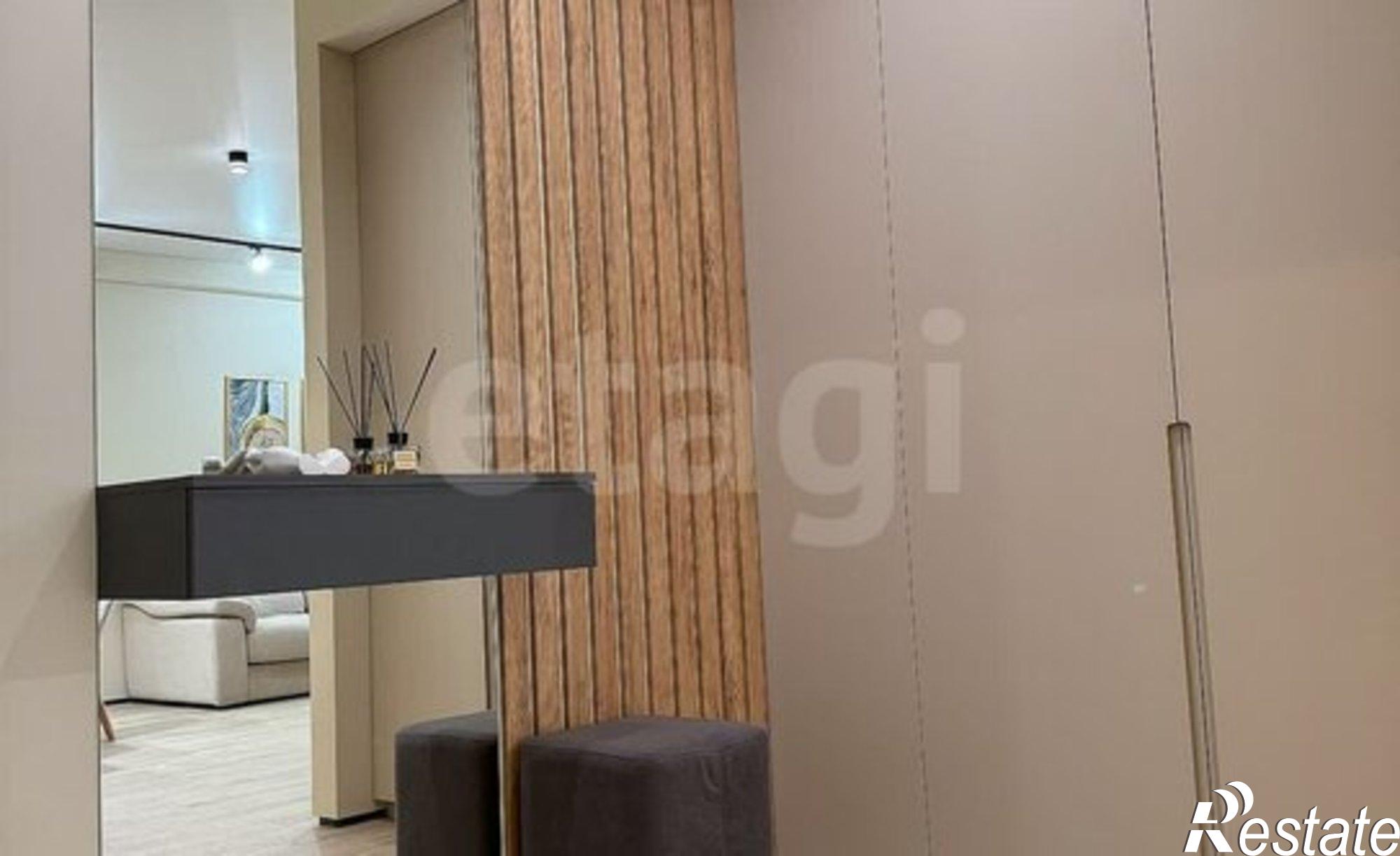 Купить квартиру за 30 000 000 рублей на улица 40 лет Октября, 27