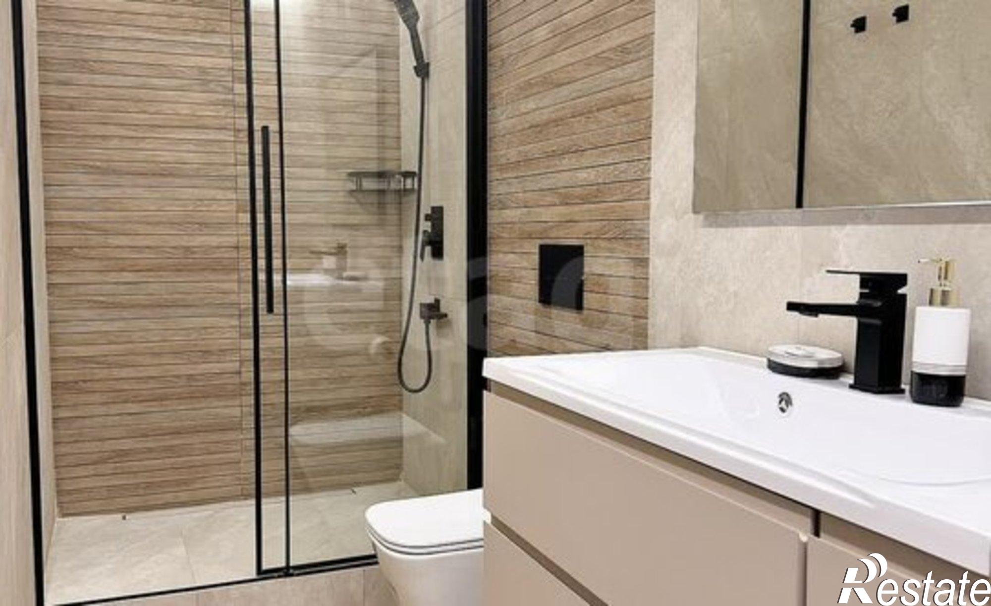 Купить квартиру за 30 000 000 рублей на улица 40 лет Октября, 27