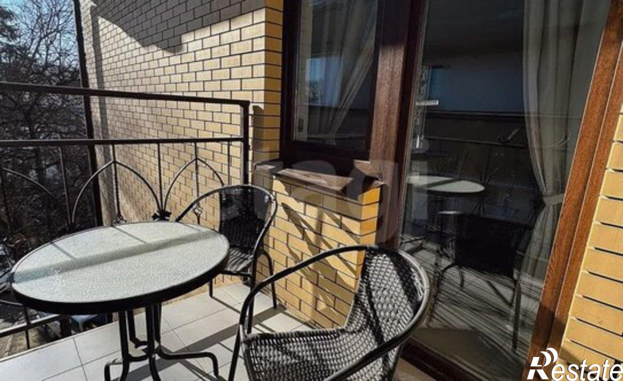 Купить квартиру за 30 000 000 рублей на улица 40 лет Октября, 27