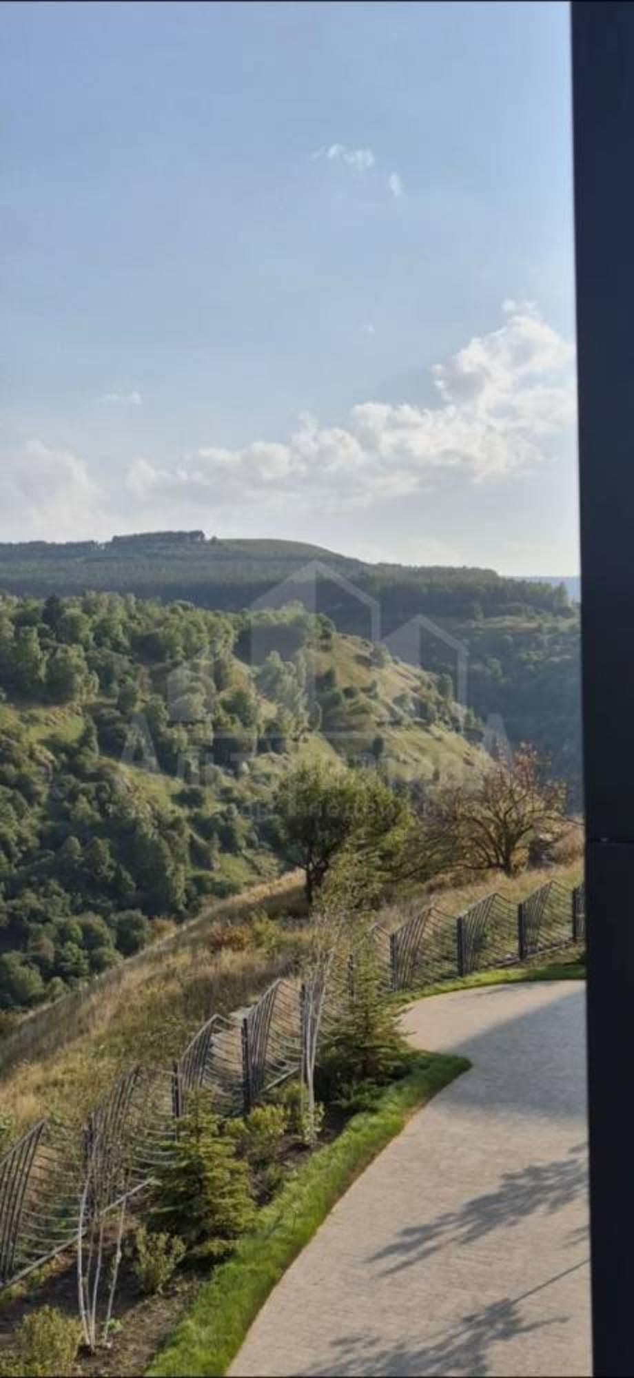 Купить квартиру за 15 000 000 рублей на Катыхина ул.