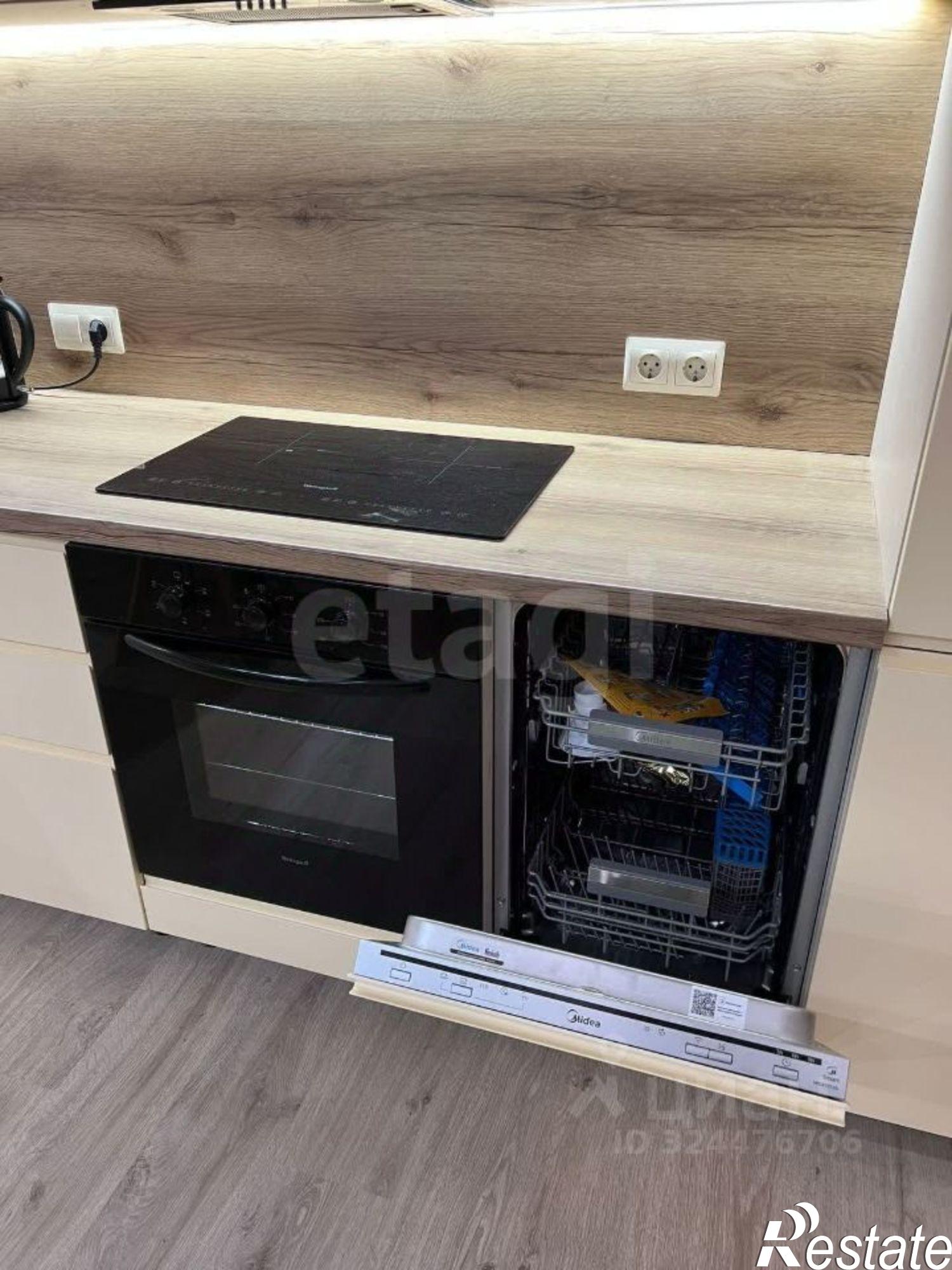 Купить квартиру за 30 000 000 рублей на улица 40 лет Октября, 26