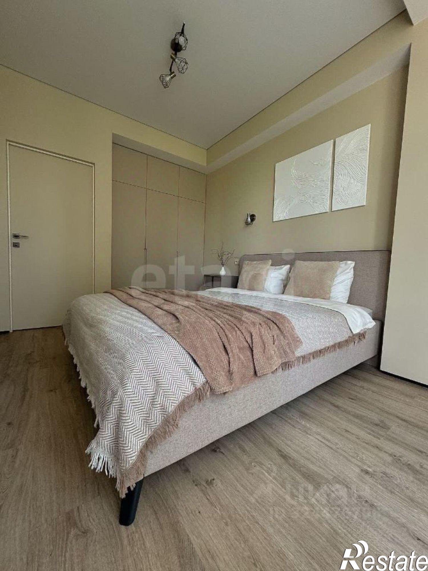 Купить квартиру за 30 000 000 рублей на улица 40 лет Октября, 26