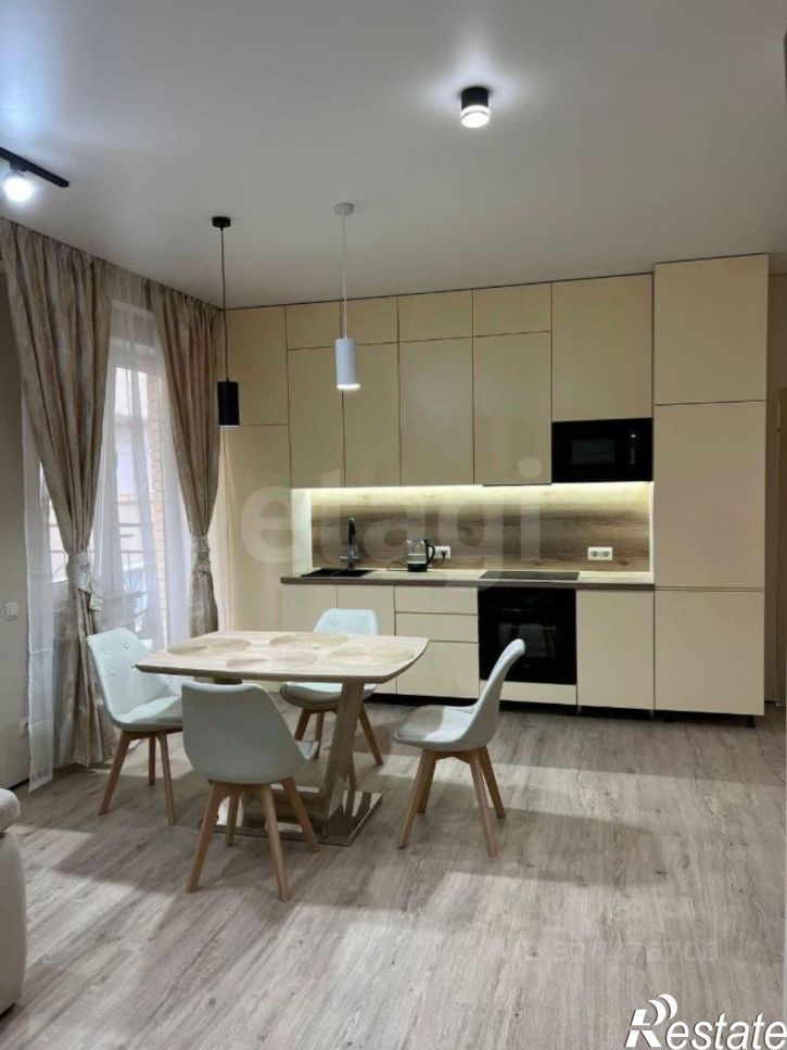 3-комн квартира улица 40 лет Октября, 26,  д. 26