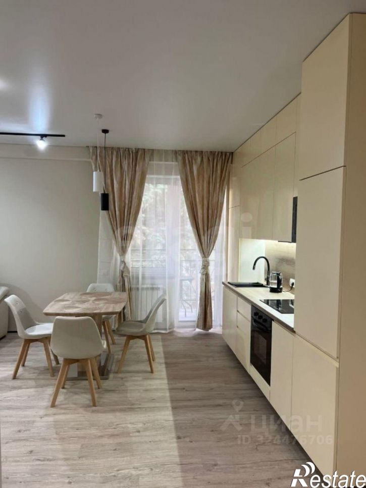 3-комн квартира улица 40 лет Октября, 26,  д. 26