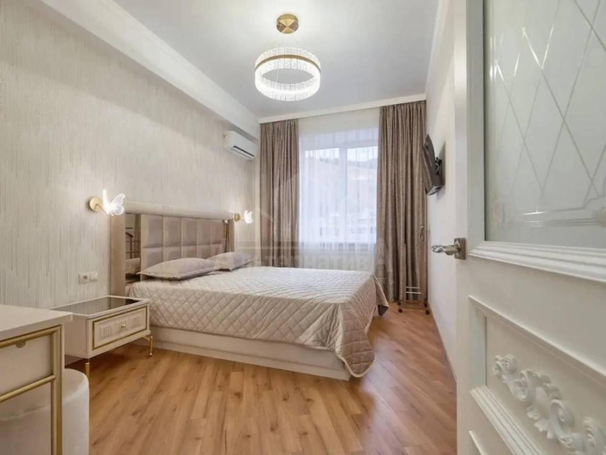 Купить квартиру за 22 500 000 рублей на Декабристов ул.