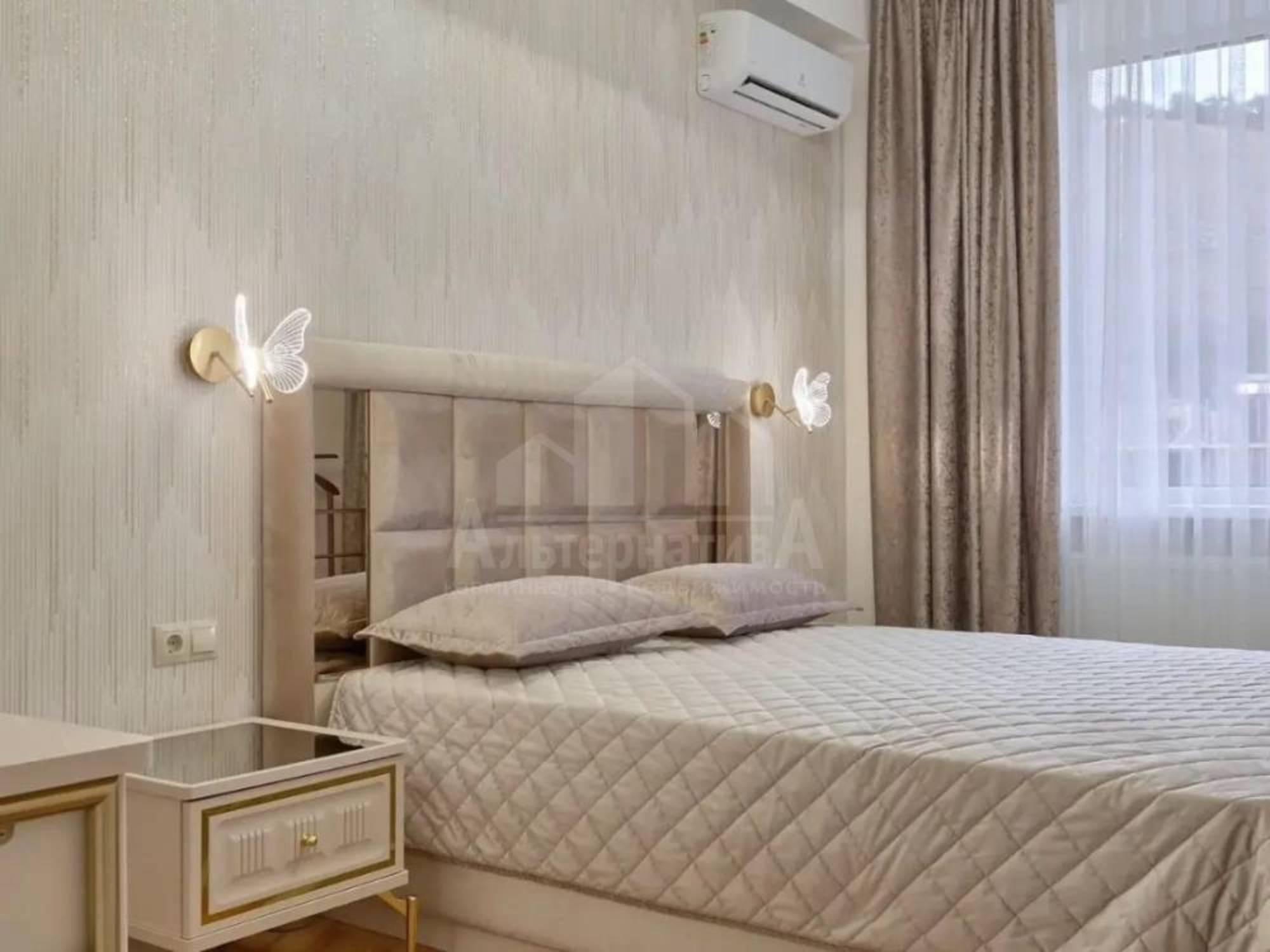 Купить квартиру за 22 500 000 рублей на Декабристов ул.