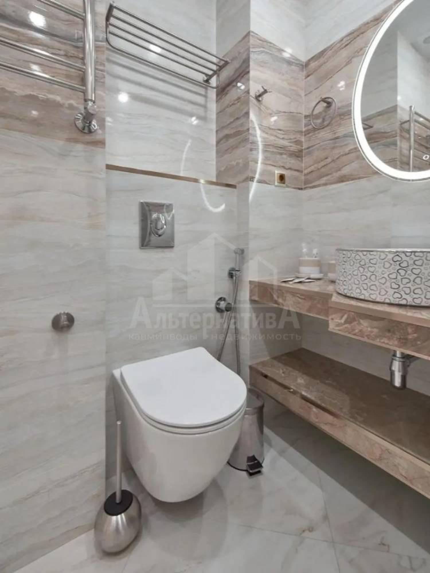 Купить квартиру за 22 500 000 рублей на Декабристов ул.