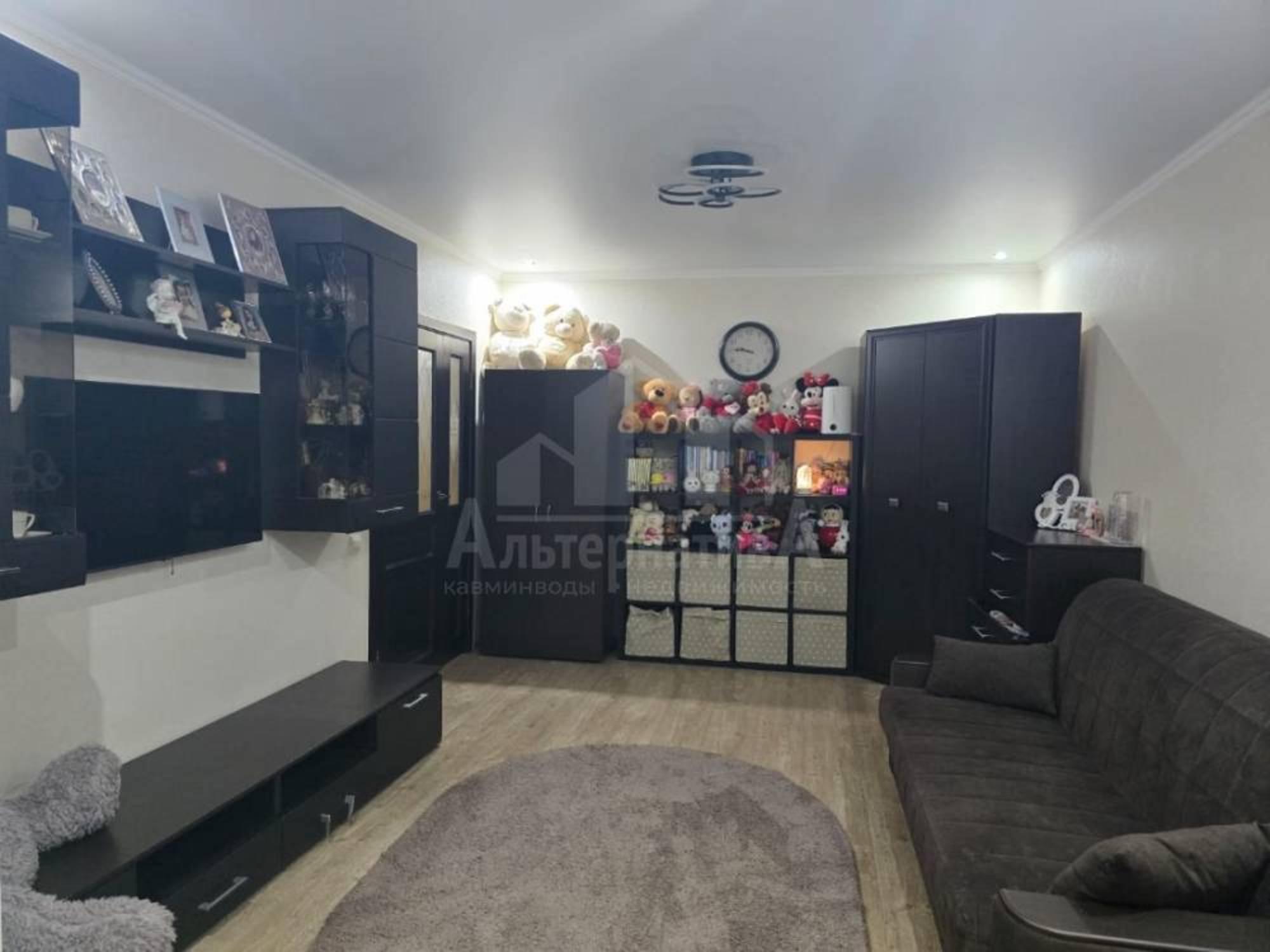 Купить квартиру за 12 000 000 рублей на Губина Андрея ул.