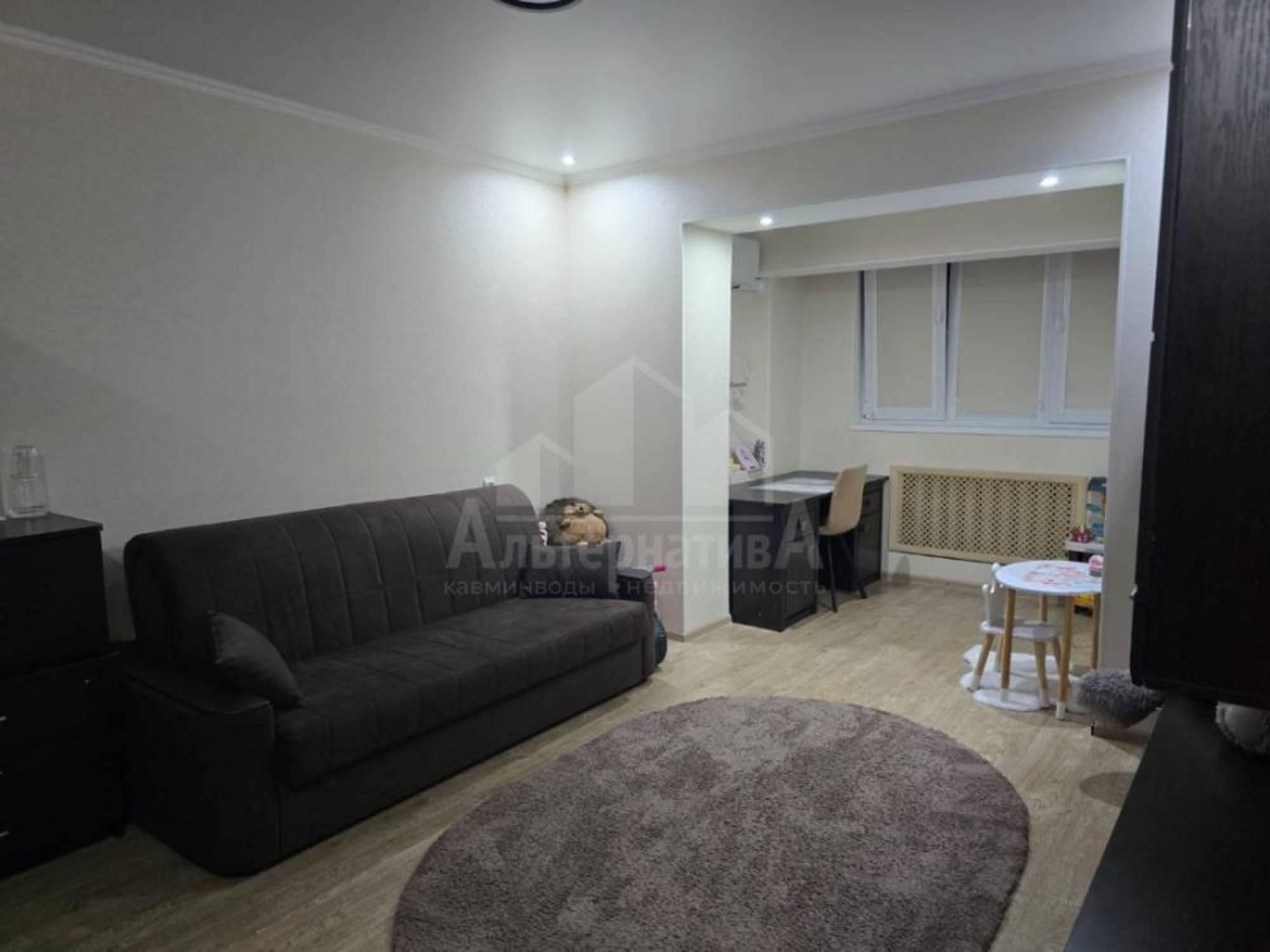 Купить квартиру за 12 000 000 рублей на Губина Андрея ул.