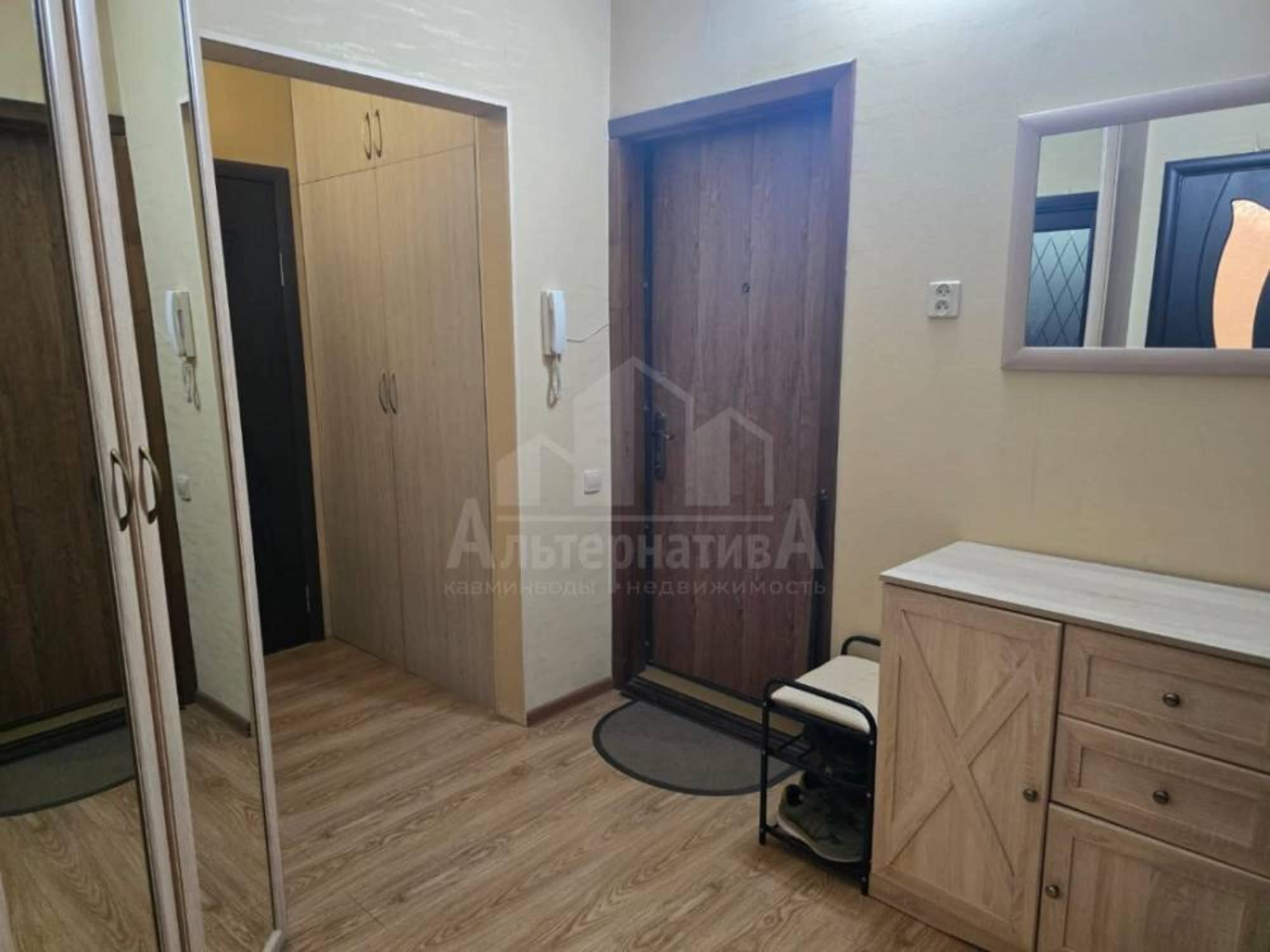 Купить квартиру за 12 000 000 рублей на Губина Андрея ул.