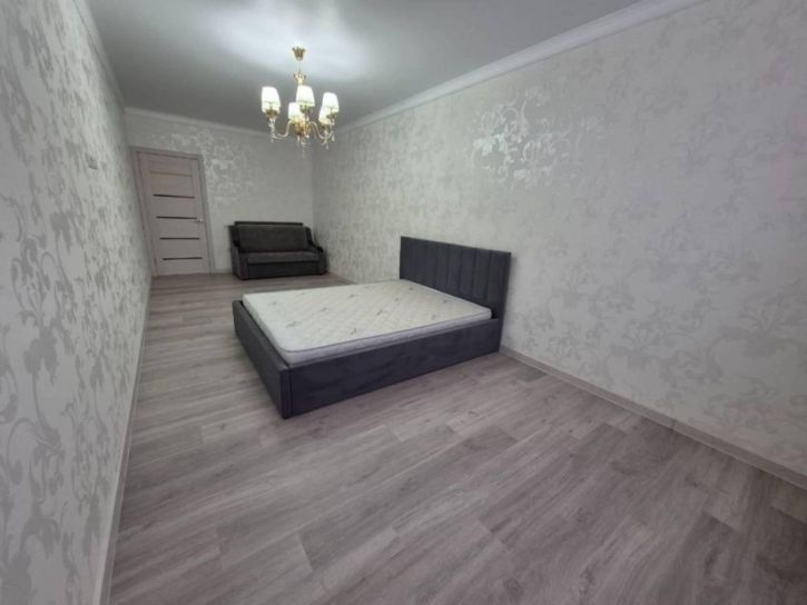 2-комн квартира Замковая ул.