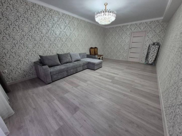 2-комн квартира Замковая ул.