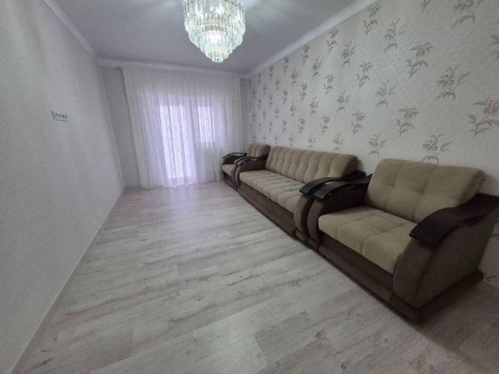 2-комн квартира Замковая ул.