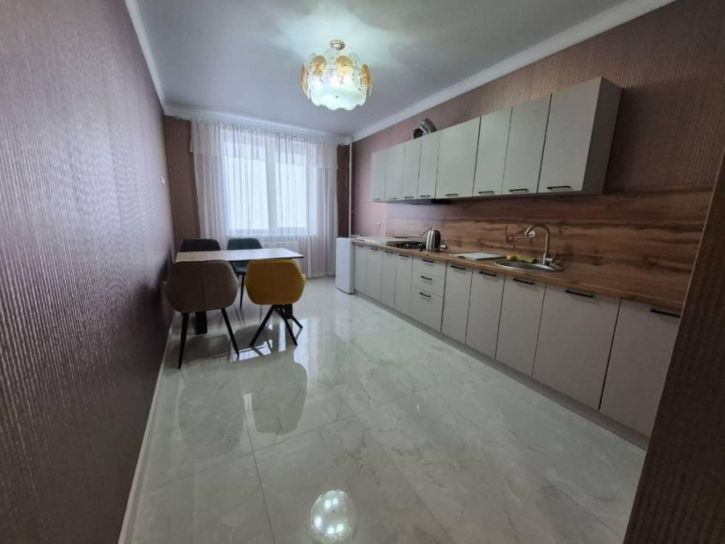 2-комн квартира Замковая ул.