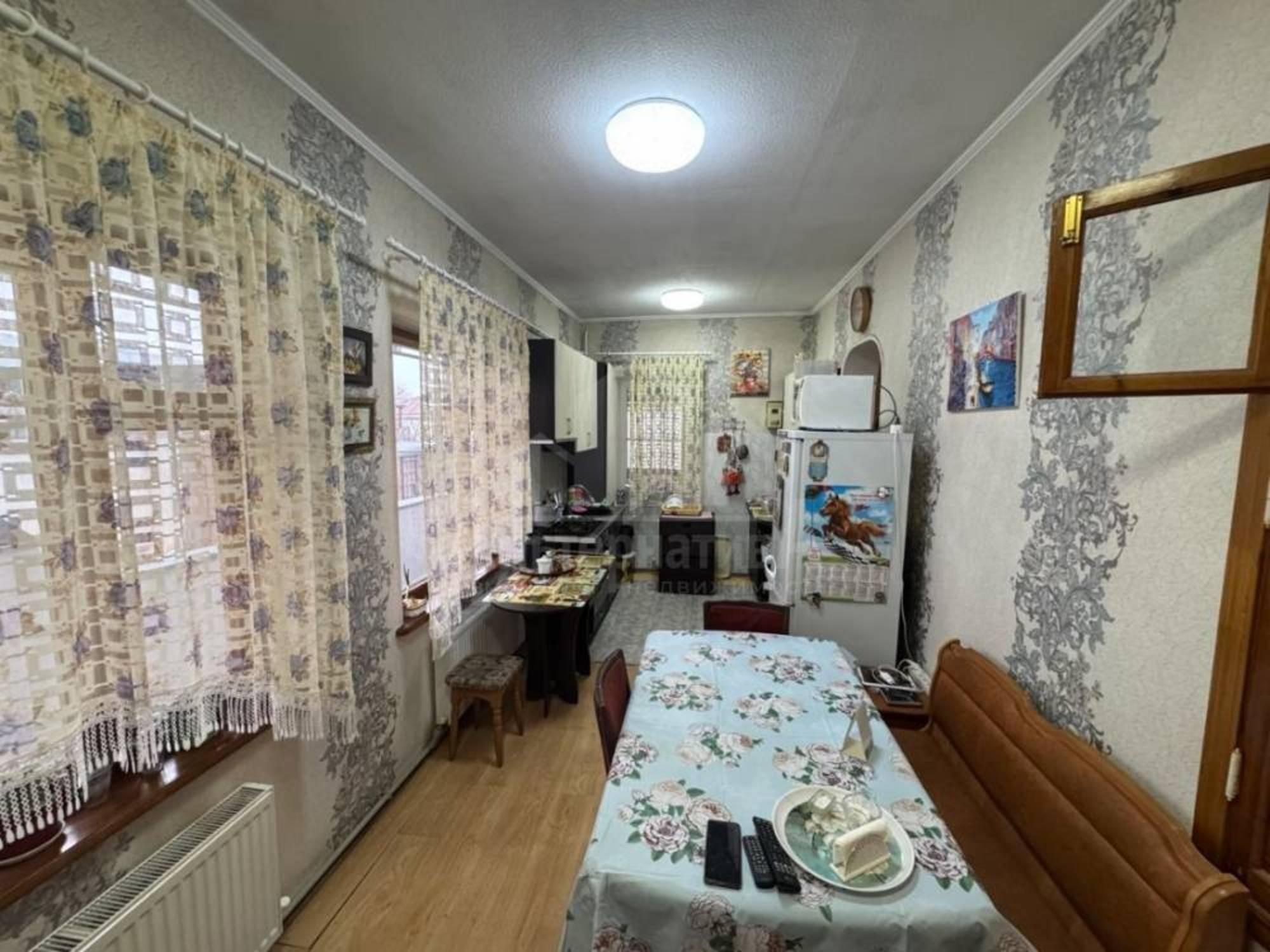 Купить дачу, дом, коттедж за 10 600 000 рублей на Чапаева ул.