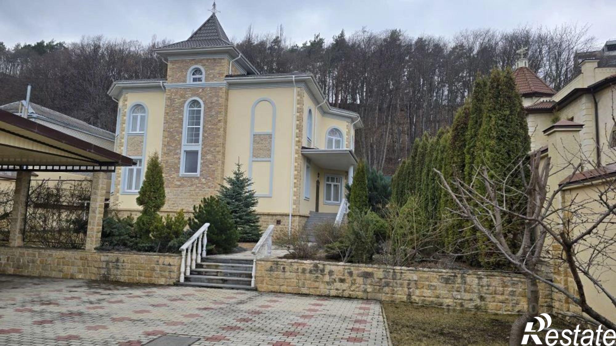 Купить дачу, дом, коттедж за 150 000 000 рублей на ул Войкова, 61