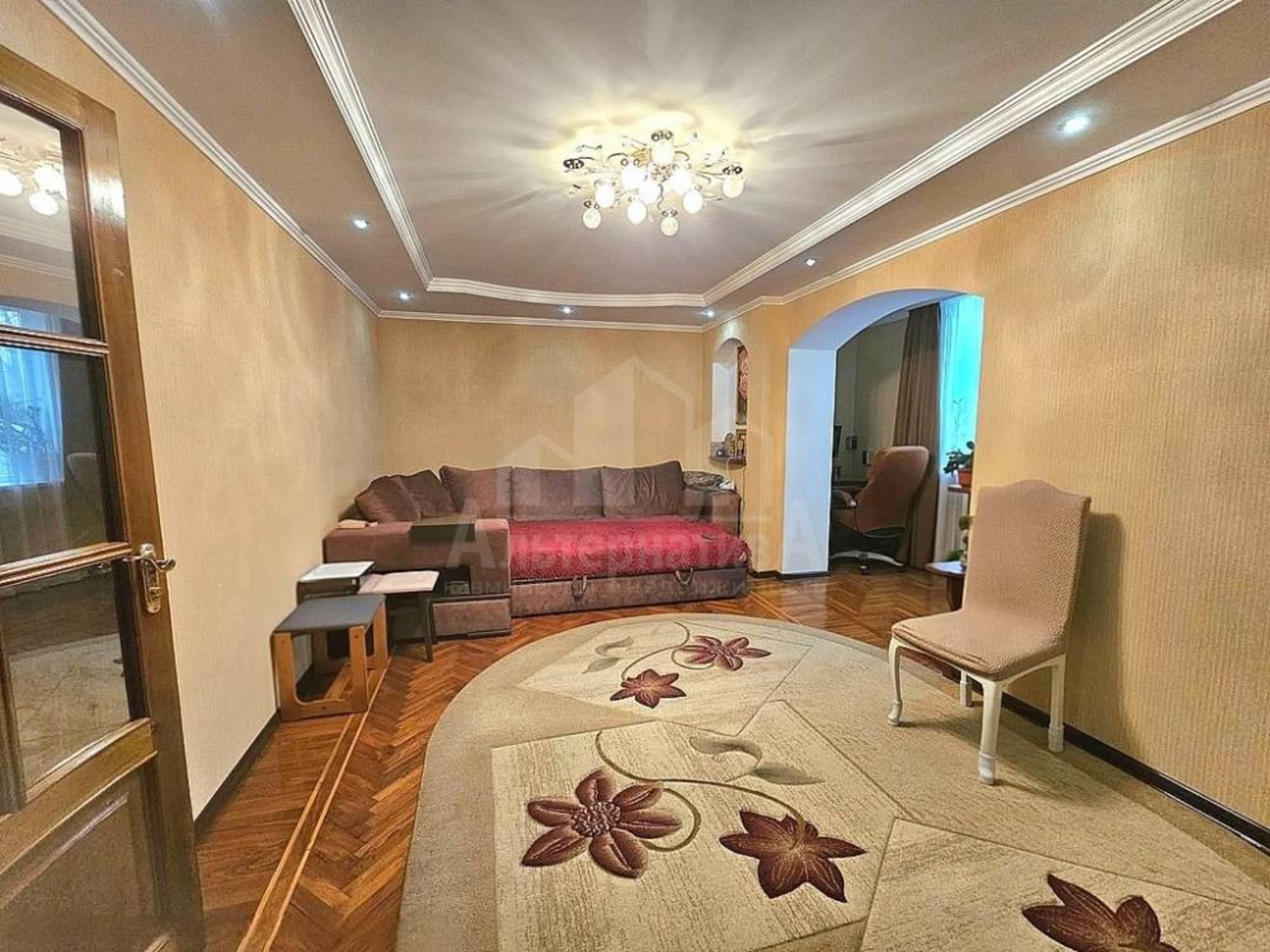Купить квартиру за 13 000 000 рублей на Калинина ул.