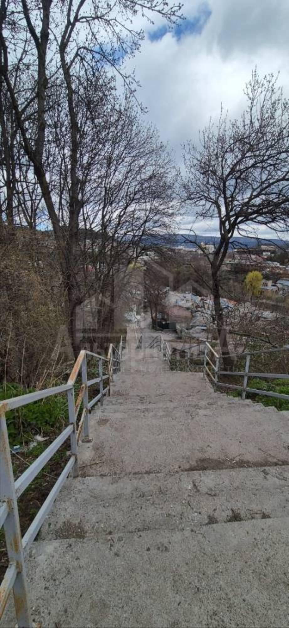 Купить дачу, дом, коттедж за 25 000 000 рублей на Резервуарная ул.