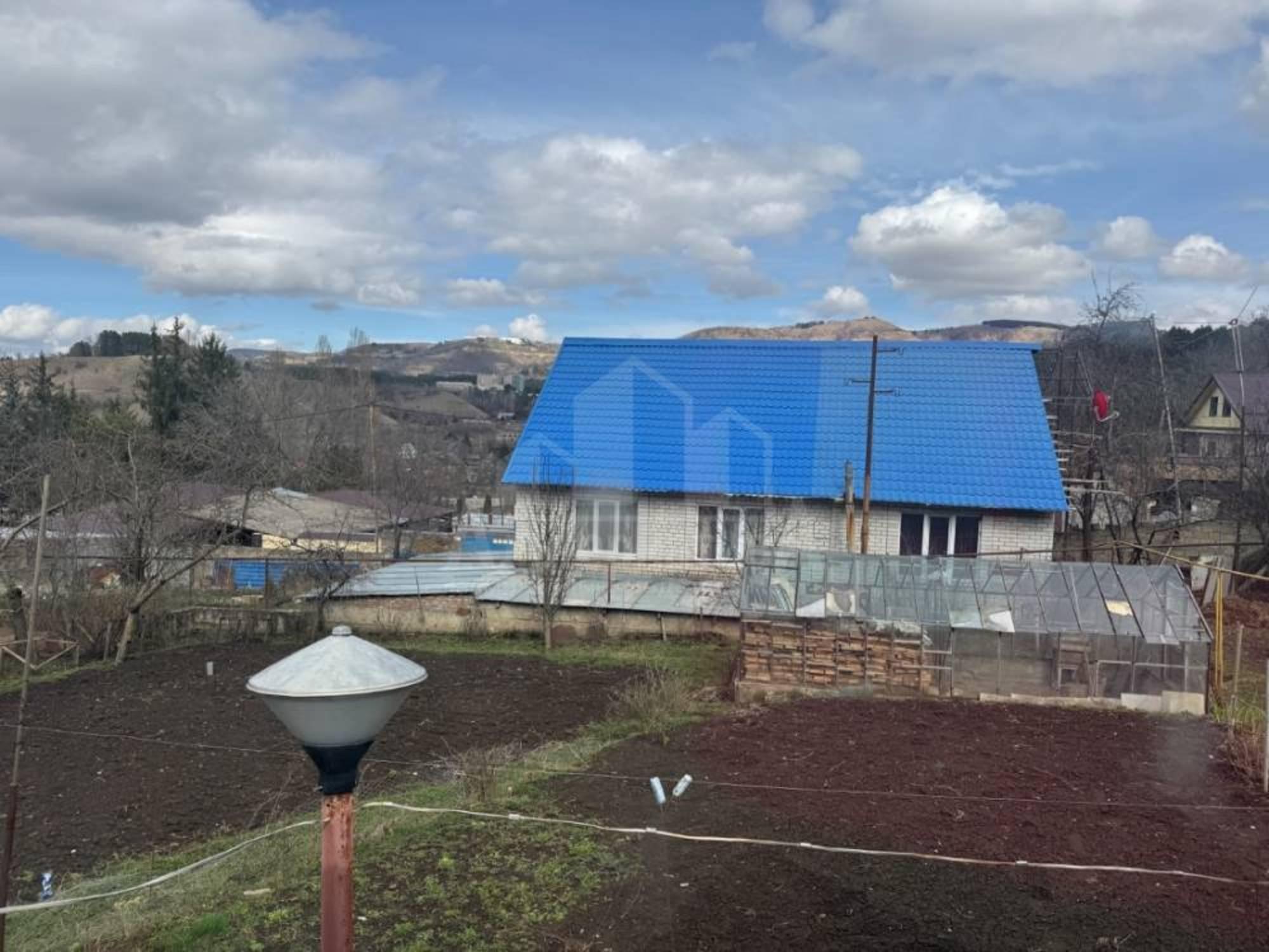 Купить дачу, дом, коттедж за 10 500 000 рублей на Прудная ул.