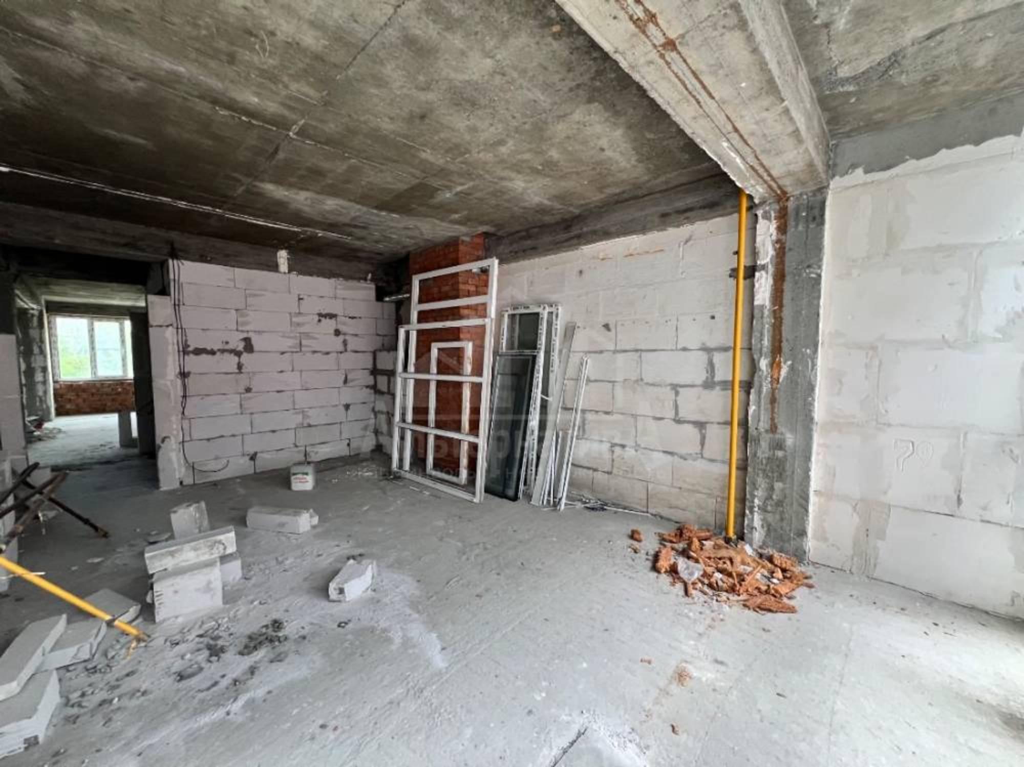 Купить квартиру за 10 500 000 рублей на Декабристов ул.